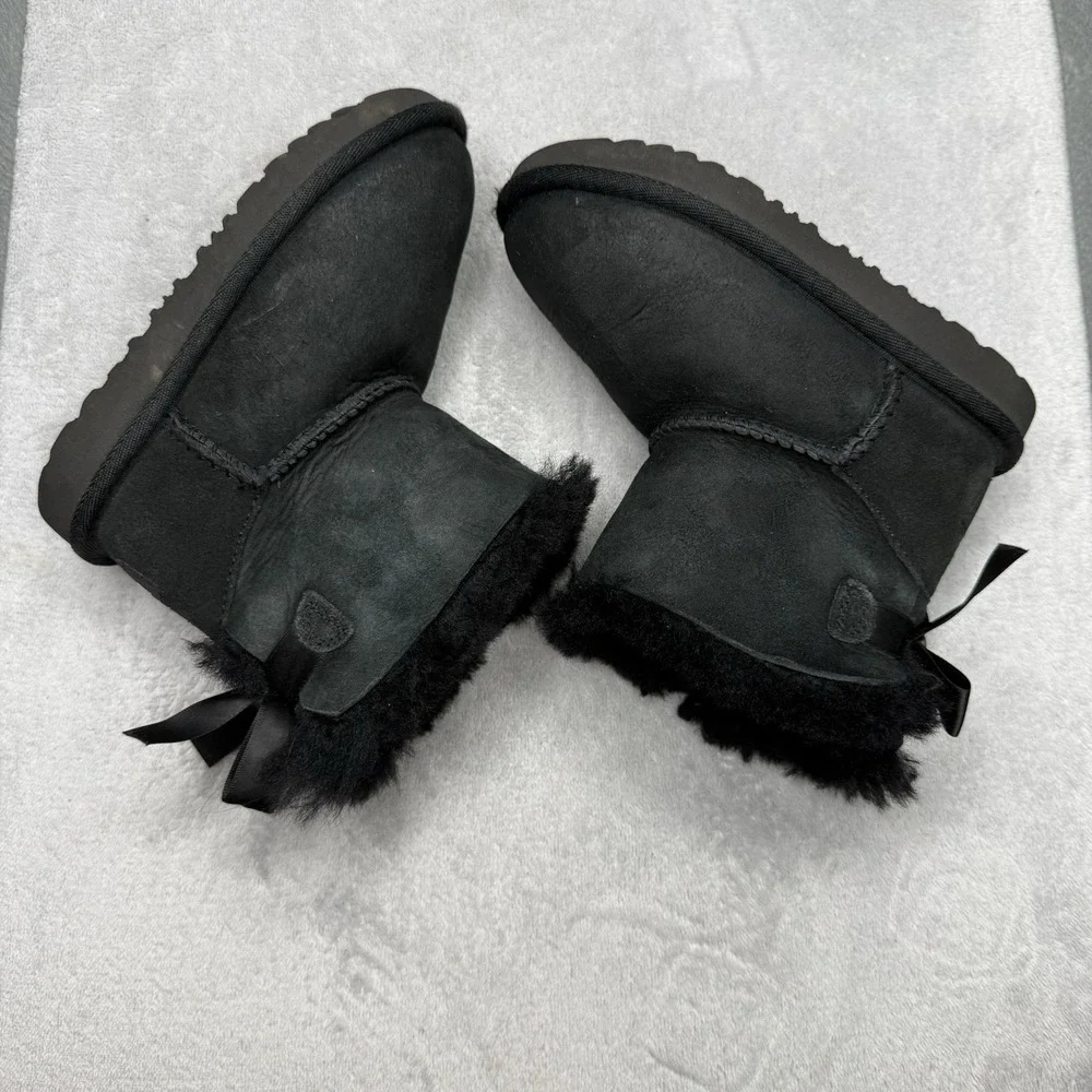 UGG Mini Bailey Bow II Boots Toddler Girls Size 10 Black Sheepskin 1017397T